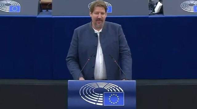 Вајц за ЕНР/МИА: Прашања поврзани со идентитетот го блокираат македонскиот напредок на европскиот пат 