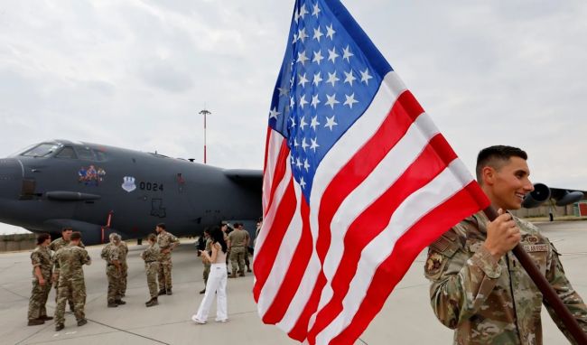 Романија и другите членки на НАТО информирани за повлекувањето на дел од американските војници