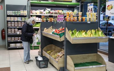 Супермаркетите во Грција ги намалуваат цените на 2.180 производи за 8 отсто