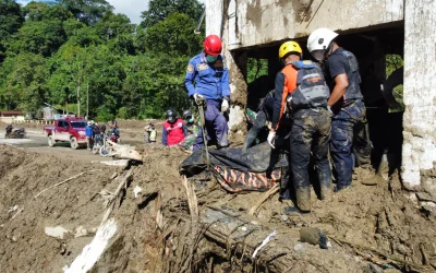 Над илјада мртви во разорна тропска бура во Азија