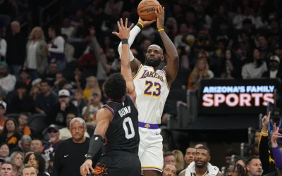 Лејкерс славеа во Феникс