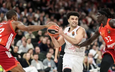 Евролига: Хапоел не го дава врвот, Фенер ја доби Барса со драматична завршница