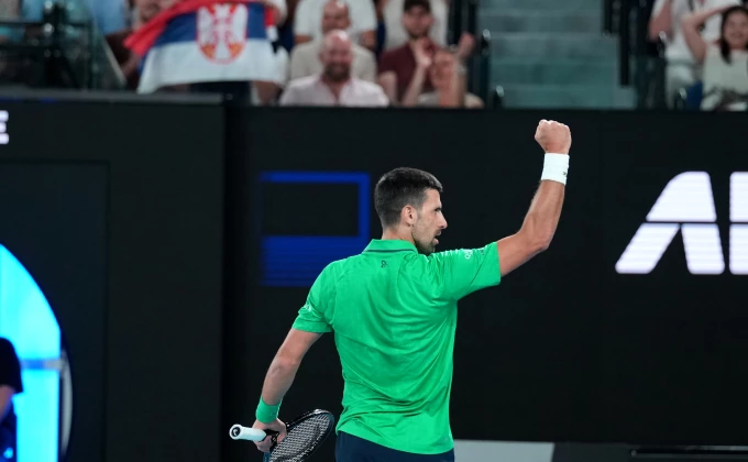 Новак Ѓоковиќ се пласираше во осминафиналето на Австралија опен