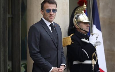 Франција ги забранува социјалните мрежи за малолетници