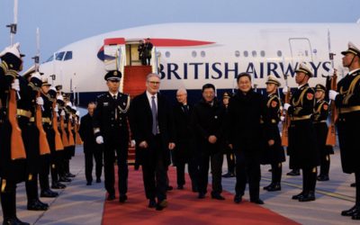 Стармер: Лондон не мора да бира помеѓу САД и Кина