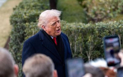 Трамп тврди дека Данска не може да го заштити Гренланд