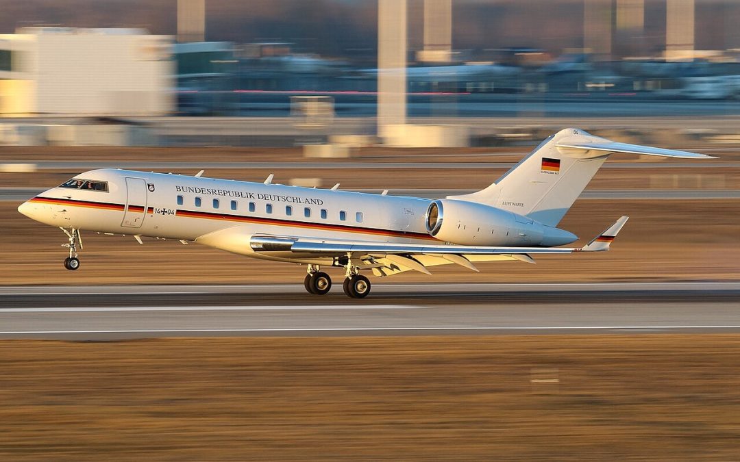 Трамп се закани со царини од 50 насто за авионите произведени во Канада