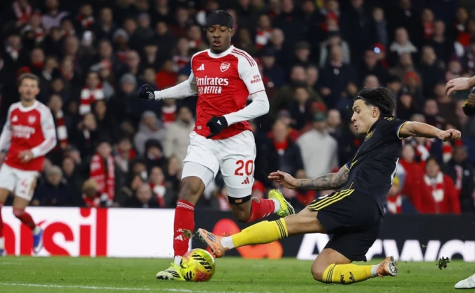 Нони Мадуеке најголемо промашување во Премиер лигата засега