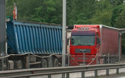 Продолжува блокадата со камиони на товарниот сообраќај на граничните премини во државава