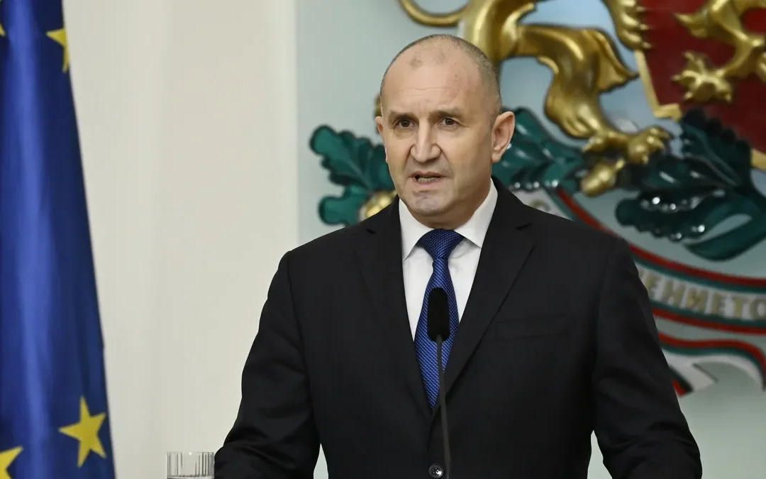 Румен Радев денеска ќе поднесе оставка на функцијата претседател на Бугарија