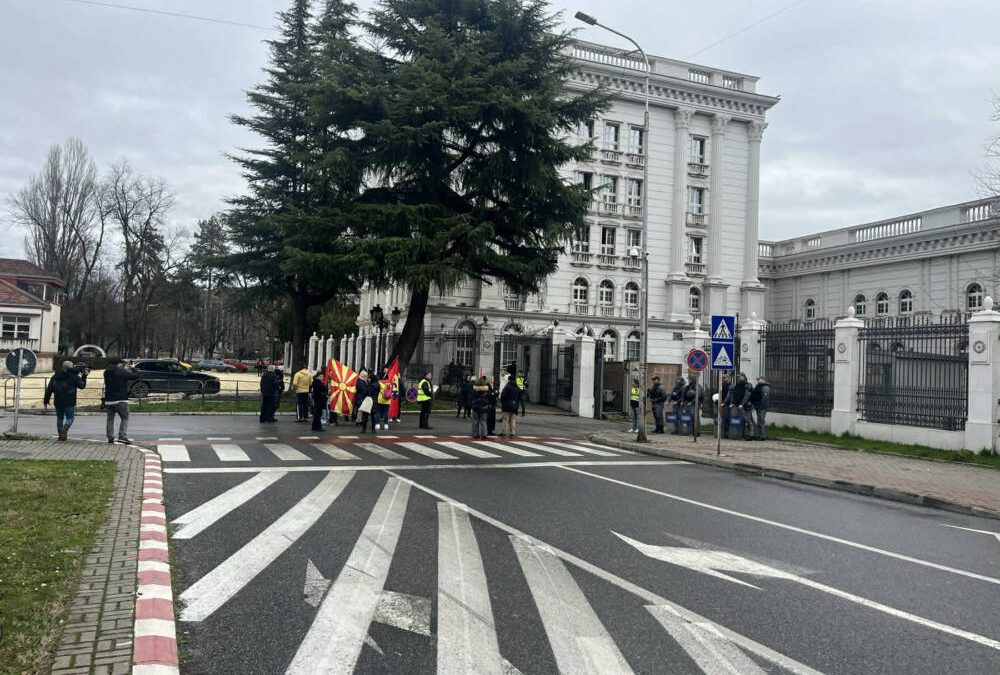 ССМ со блокада на Владата бара поддршка за предлогот 600 евра минималец