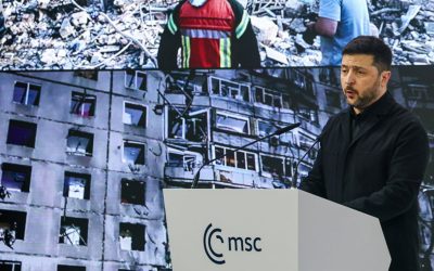 Зеленски од Минхен порача дека Украина нема да прави територијални отстапки