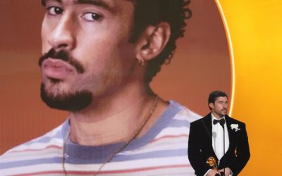 Врачени наградите Греми, за албум на годината прогласен „ Debi Tirar Mas fotos“ на Бед Бани