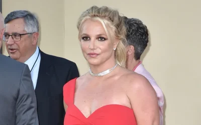 Бритни Спиарс ги продаде правата на своите хитови на компанијата Прајмери Вејв