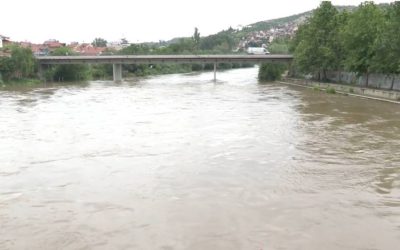 УХМР алармира за значителен пораст на речните води по обилните дождови во Македонија