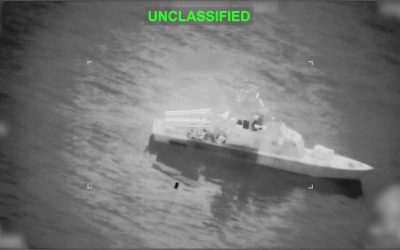 Американската војска тврди дека уништи 16 ирански бродови кои поставувале мини во Ормутскиот теснец, за што објави снимки