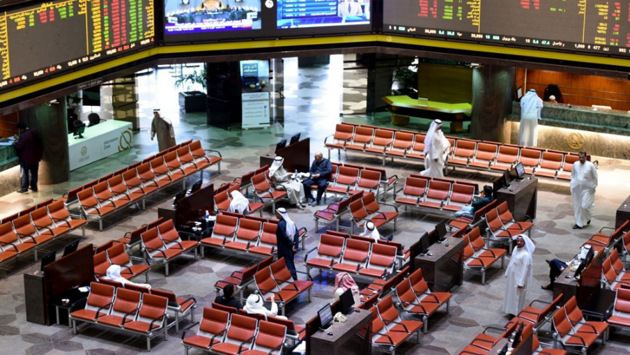 Европските акции паднаа поради очекување на повисоки каматни стапки