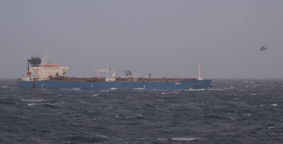 Kувајтски танкер со нафта погоден во Дубаи