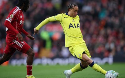 Чави Симонс го пропушта остатокот од сезоната но и Светското првенство во фудбал поради тешка повреда на коленото