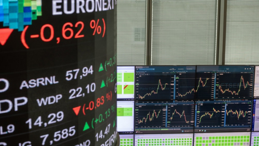 Европските индекси неизедначени, цената на нафтата Брент 95 долари