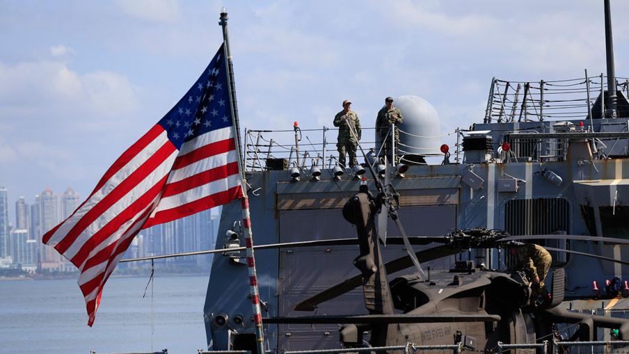 Иран: Заканите на Трамп со блокада се бесмислени и смешни