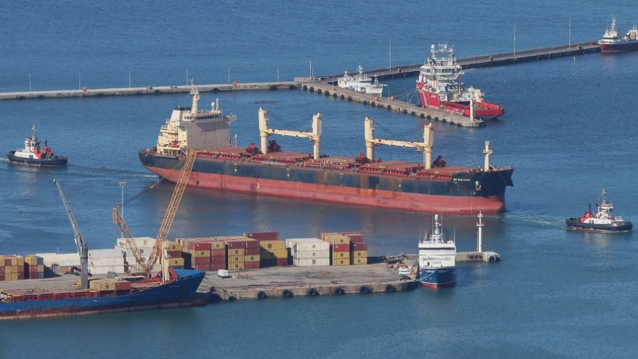 Иран и Оман за време на примирјето ќе наплатуваат такса за минување низ Ормутскиот теснец