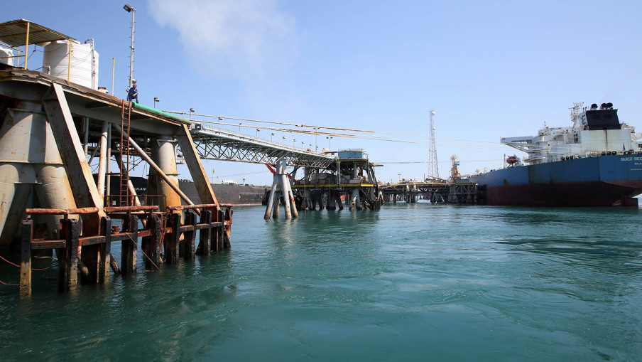 Нафтата повторно тече: Ирак испраќа десетици милиони барели по деблокадата на Ормутскиот теснец