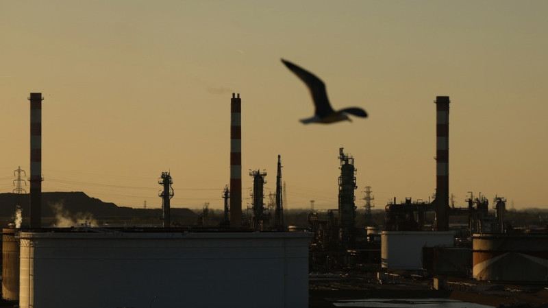 Меѓународната агенција за енергетика предвидува голем пад на побарувачката на нафта