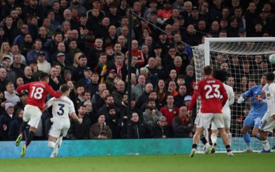 Лидс забележа важна победа кај Манчестер јунајтед во борбата за опстанок