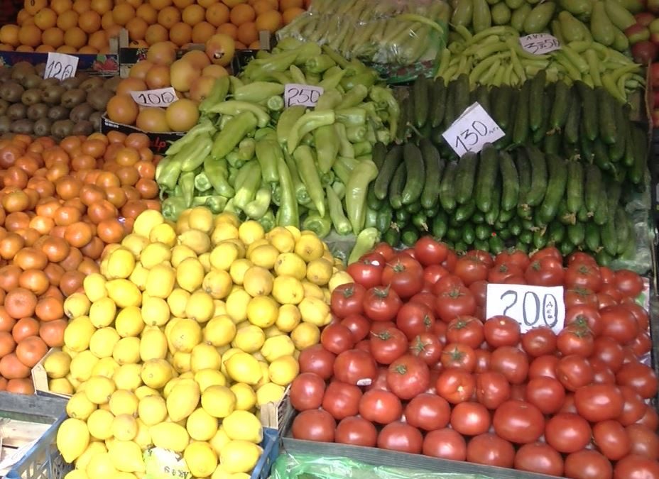 Поскапеа речиси сите прехранбени продукти пред Велигден