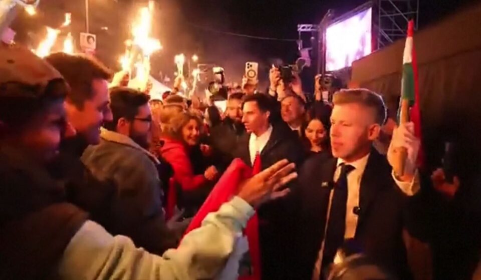 Тиса на Петар Маѓар убедлив победник на изборите во Унгарија, Орбан падна по 16 години на власт