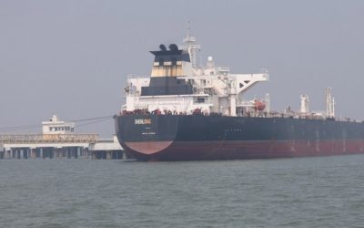 Иранските сили ја предупредија американската морнарица да не влегува во Ормутскиот теснец