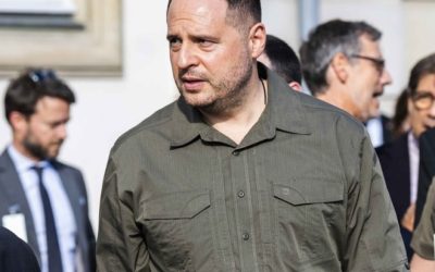 Шефот на кабинетот на Зеленски Андриј Јармак уапсен поради перење пари