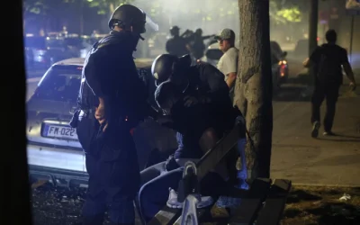 ПСЖ вечерва на својот стадион „Паркот на принцовите“ ќе ја прослави втората последователна титула во ЛШ и покрај немирите во Париз