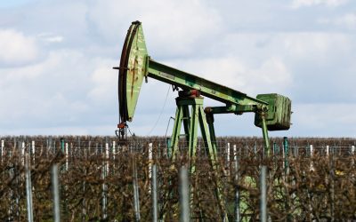 Пад на цената на енергентите : Нафтата Брент падна на 103 долари за барел, гасот 77 евра за мегават-час