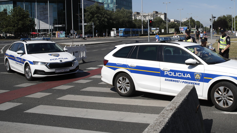 Во училиште во Загреб: Ученик со нож избодел друг ученик и жена