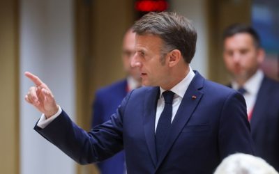Макрон бара забрана за социјалните медиуми во цела ЕУ за лица под 15 години